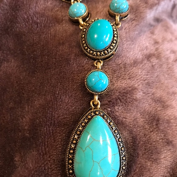 Necklace - Picture 2 of 8